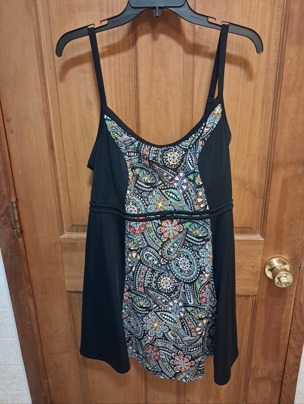 XL 16-18 Womens Black with Multicolor Paisley Front Swimsuit